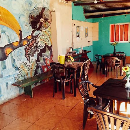 Hostel Loli Пуэрто-Игуасу Экстерьер фото