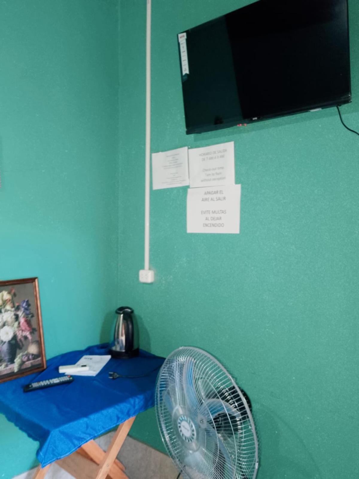 Hostel Loli Пуэрто-Игуасу Экстерьер фото
