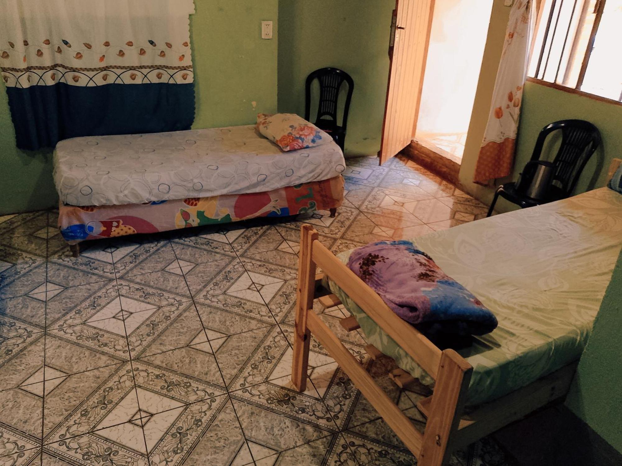 Hostel Loli Пуэрто-Игуасу Экстерьер фото